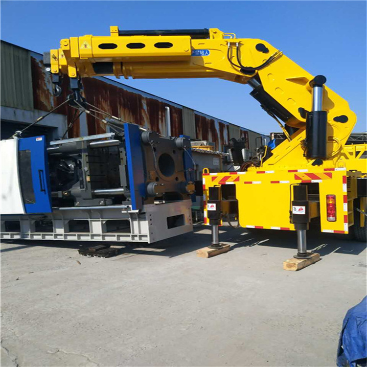 西工 大吨位折臂吊出租费用解析：一小时租赁多少钱