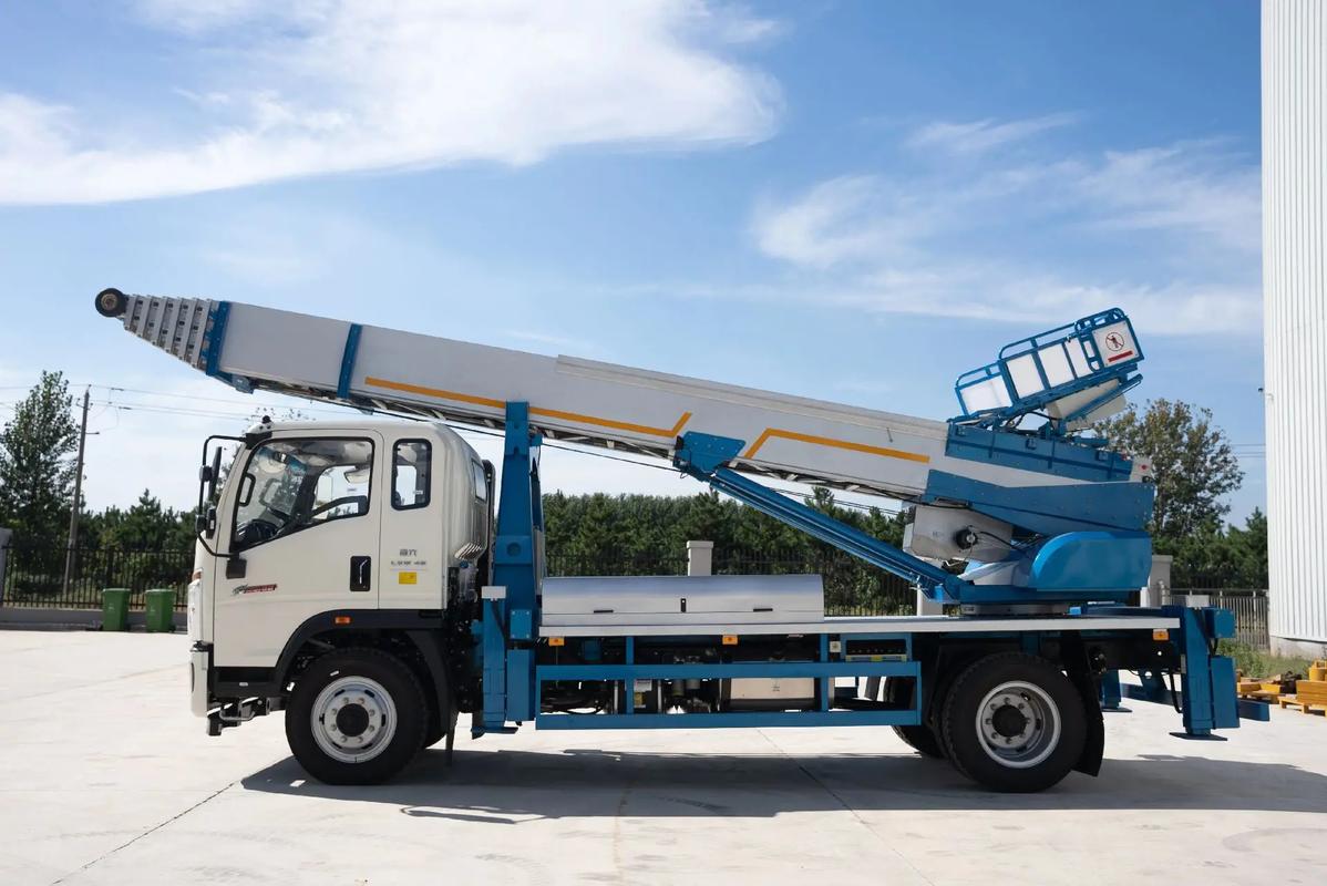 西工云梯上料车租赁费用