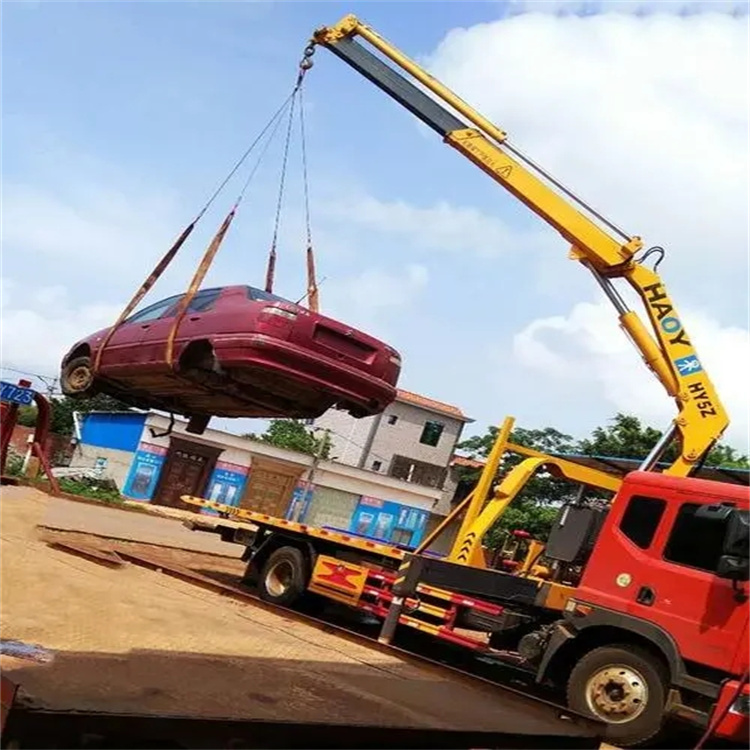 西工吊车吊汽车的正确方法